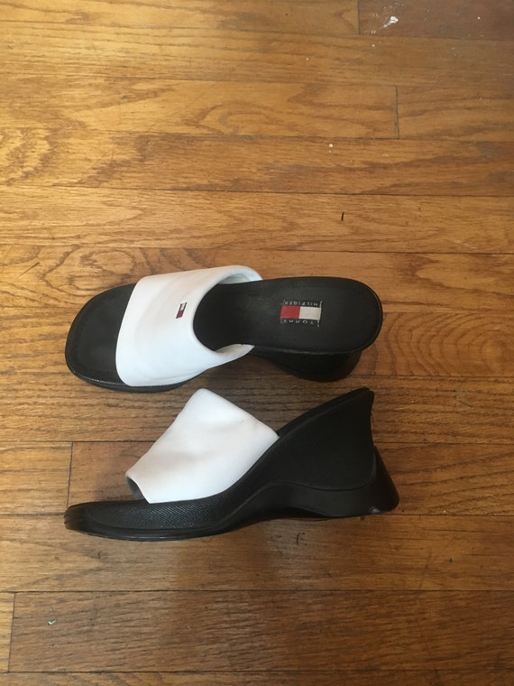 tommy hilfiger platform sandals black and white