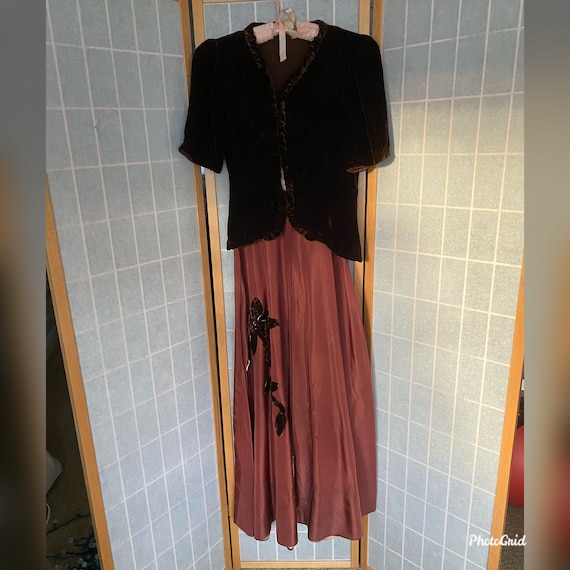 Vintage 1940’s Russet and Brown velvet two piece g