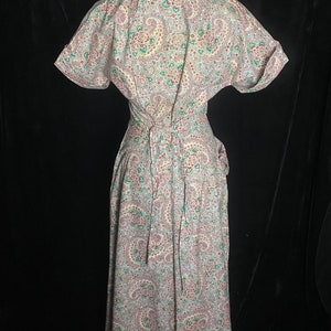 Vintage 1940s colorful paisley zip front dress with built in waist tie, size small medium, Fleischman california image 7