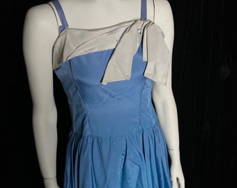 Vintage 1947 1940’s blue formal dress, prom dress, bridesmaid dress, size small