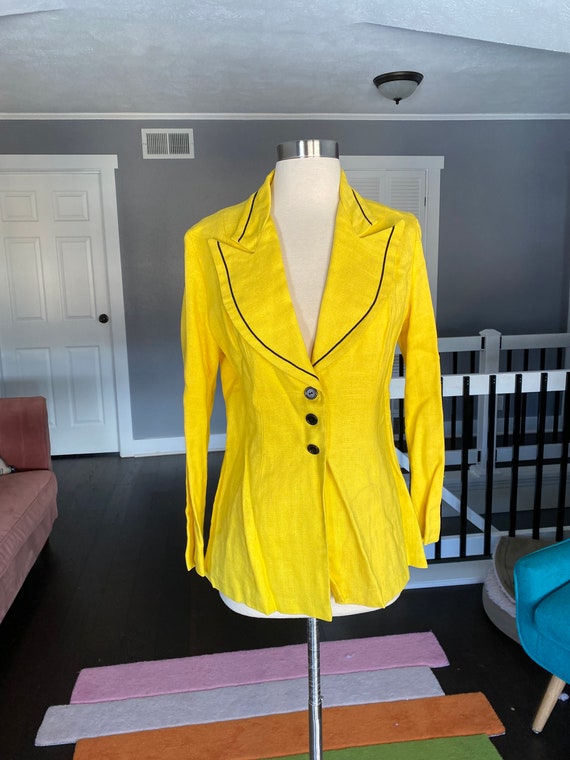 Vintage 1970’s lemon yellow Young Innocent by Arp… - image 1