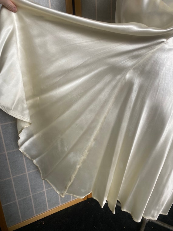 Vintage 1930’s white liquid satin Art Deco weddin… - image 8