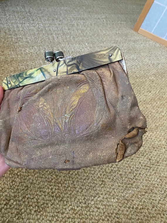 Vintage antique 1920’s leather clutch handbag wit… - image 2