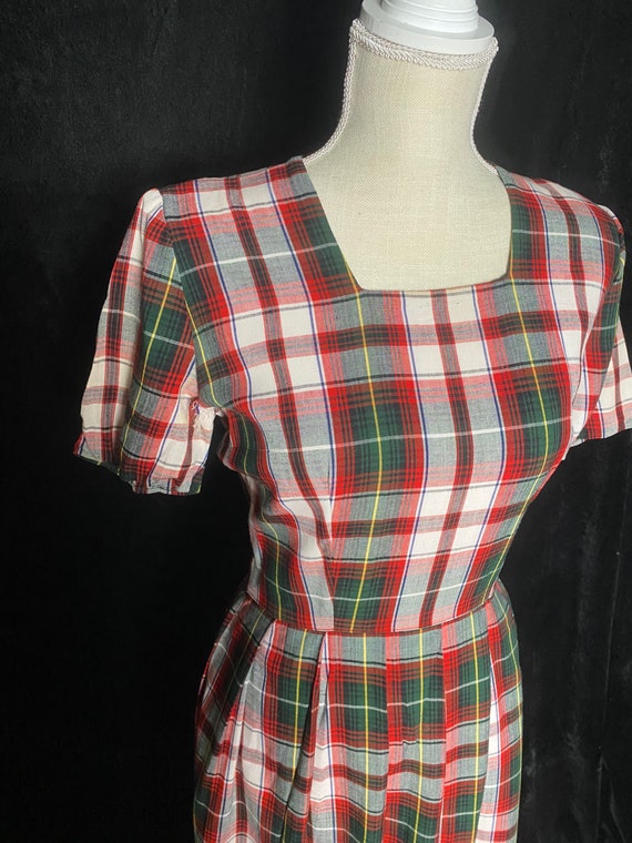 Vintage 1950’s red, white and green plaid Christm… - image 3