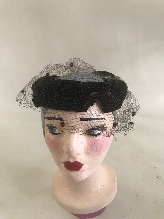 Vintage velvet netting hat 1950 main image 2