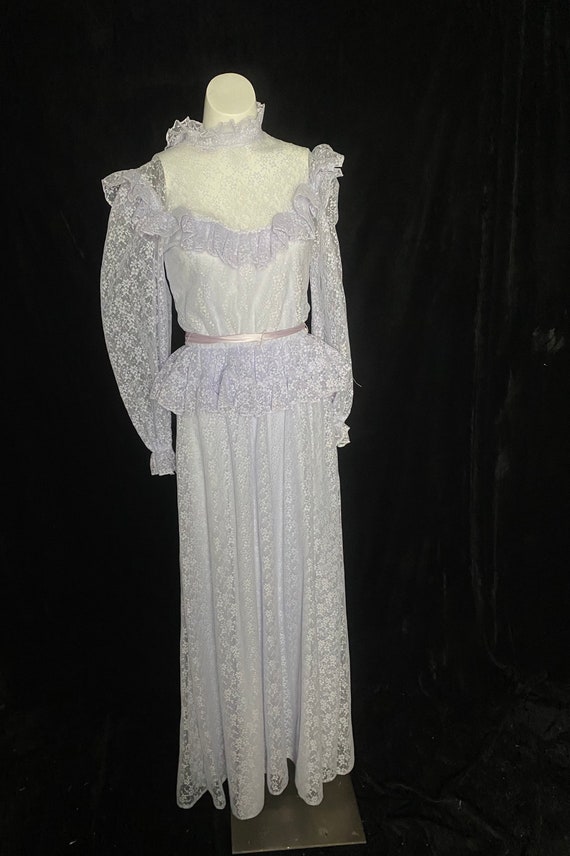 Vintage 1970’s lavender purple lace ruffle brides… - image 3