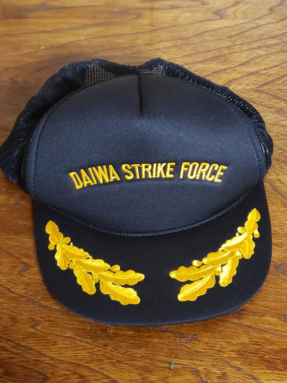 Vintage Daiwa Strike Force Black and Gold Fishing Mesh Foam