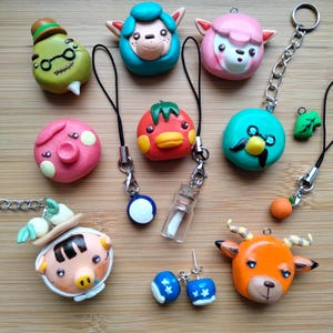 Sac mystère ACNH de luxe - breloques en argile, boucles d'oreilles et porte-clés inspirés d'Animal Crossing | Coffret cadeau surprise | Adorables accessoires kawaii faits main