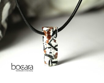 1 Garnet/Hornblende pendant with leather strap for self-knotting