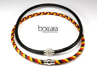 1 braided goatskin strap, 45 cm Ø 5.5 mm. Various colors and closures to choose from
