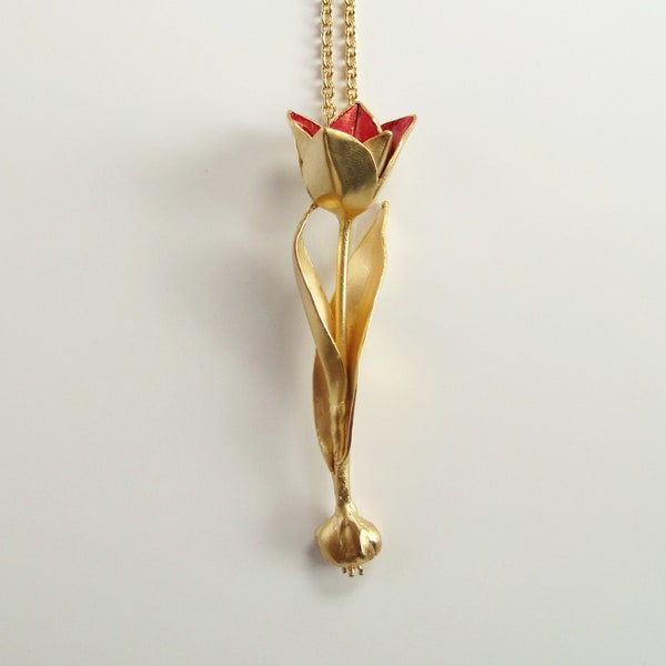 Tulip necklace, unique necklace with tulip plant made of gold-plated silver, handcrafted by Iris Schamberger Fairytale Jewellery