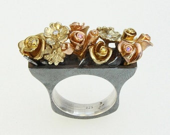 Roses Ring, Rose garden unique ring with yellow and red gold roses, handcrafted by Iris Schamberger Maerchenschmuck fairytale