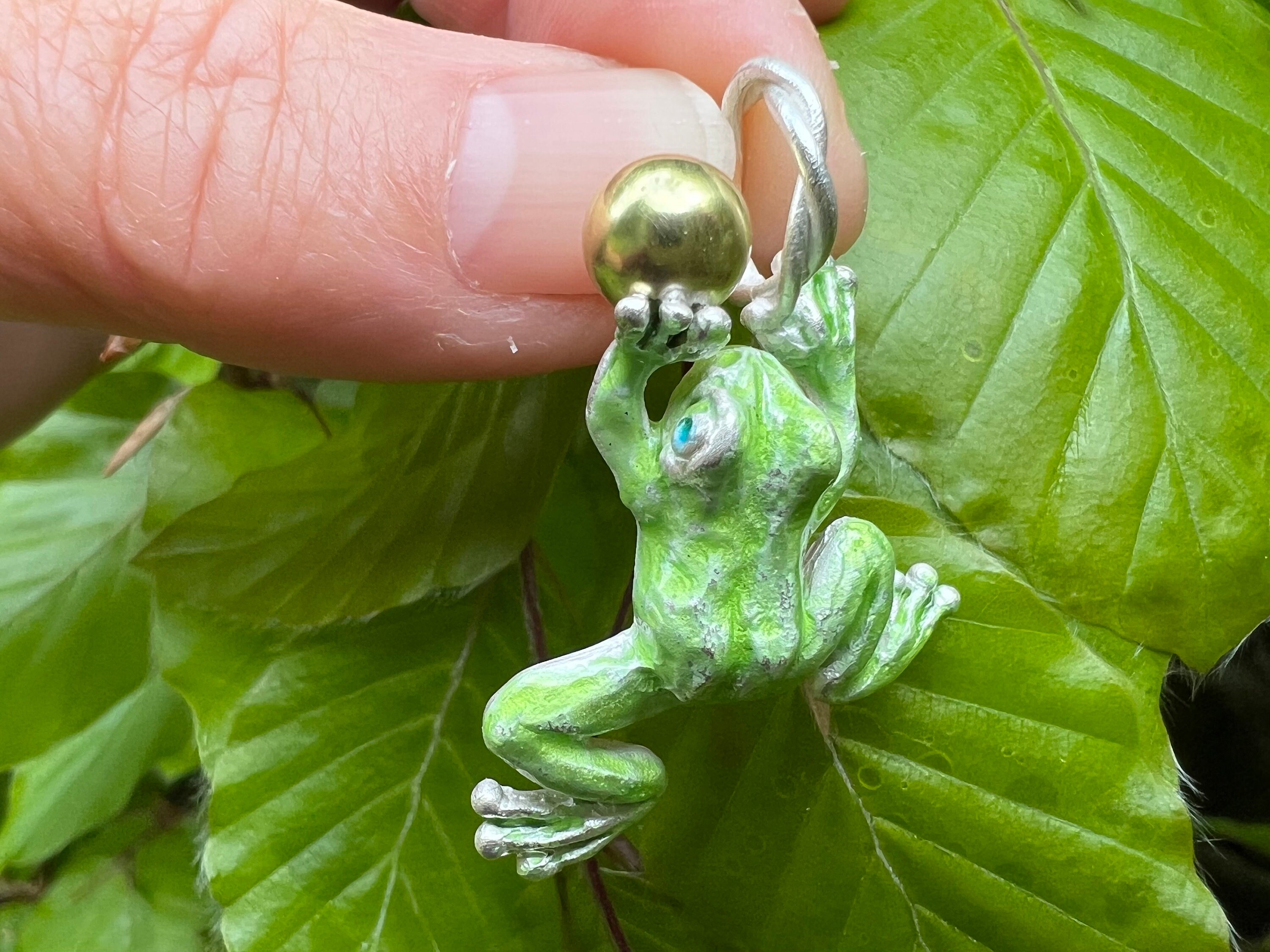 Loading Frog Frog King Pendant, Green Silver Frog Brings 18 Carat Gold Ball Out of ...