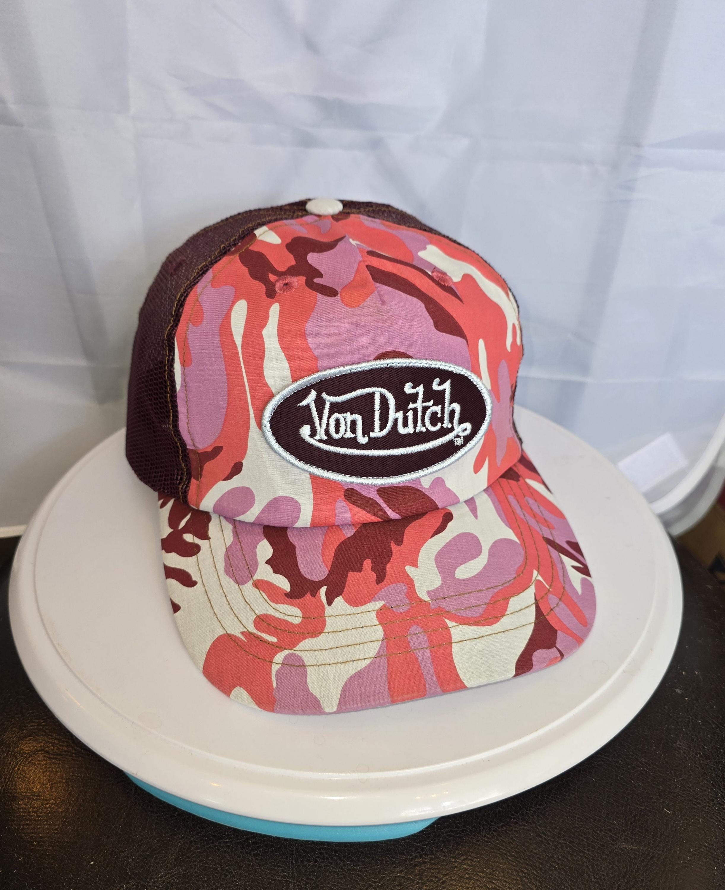 【Von Dutch】 ボンダッチ Camo Trucker ユニセックスキャップ Von Dutch】 ボンダッチ CamoAdjustable ユニセックスキャップ
