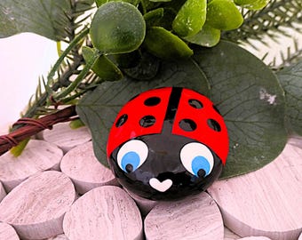 Ladybug lucky charm made of casting compound hand-painted wedding table decoration for birthday painted stones lucky stone gift 1015