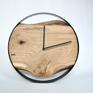 LOFT clock oak, round, black steel rim, old wood, design image 1