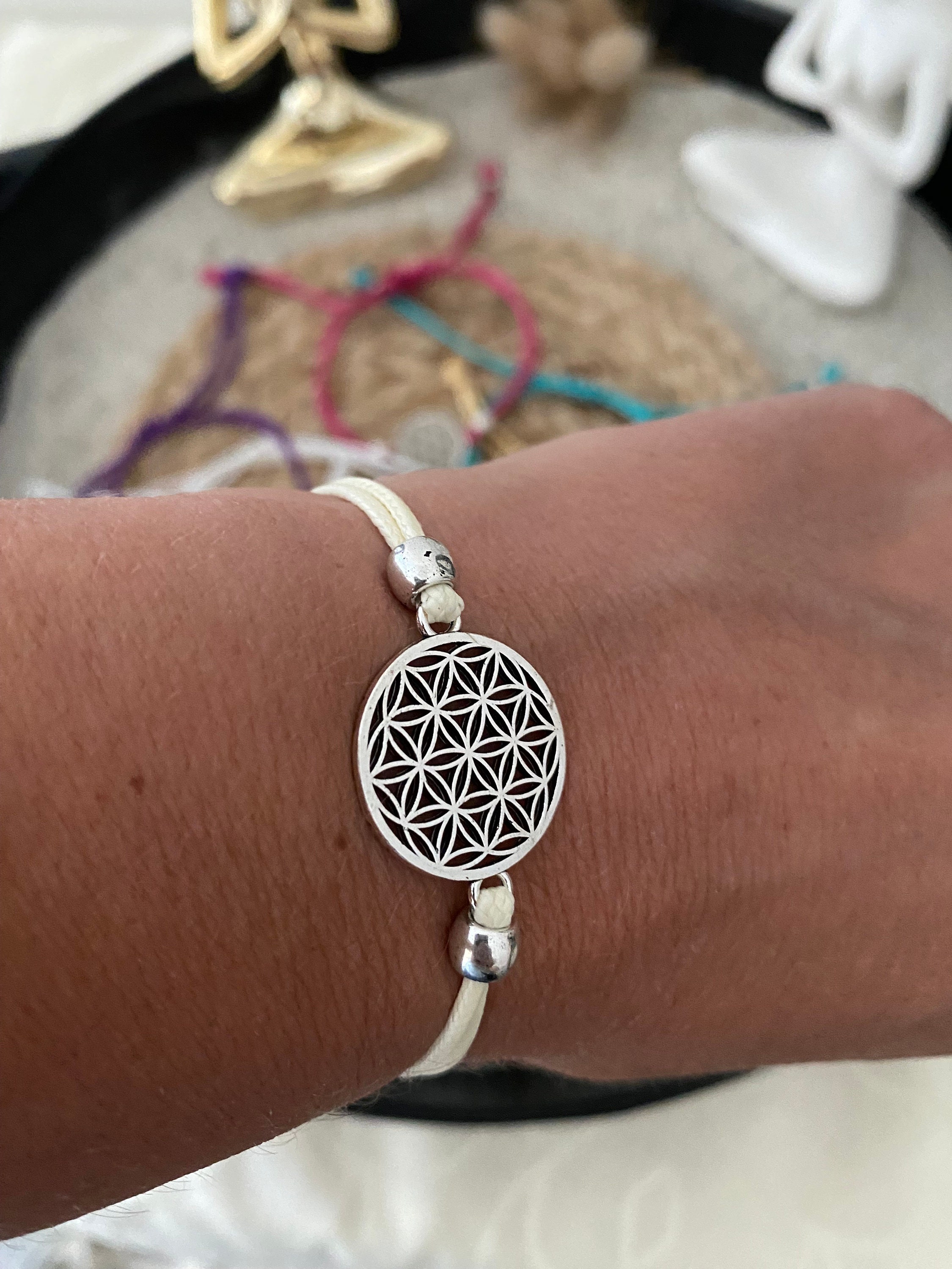 Bracelet Réglable Fleur De Vie En Coton Blanc Et Alliage - Symbole De Géométrie Sacrée - Neuf Sans Emballage