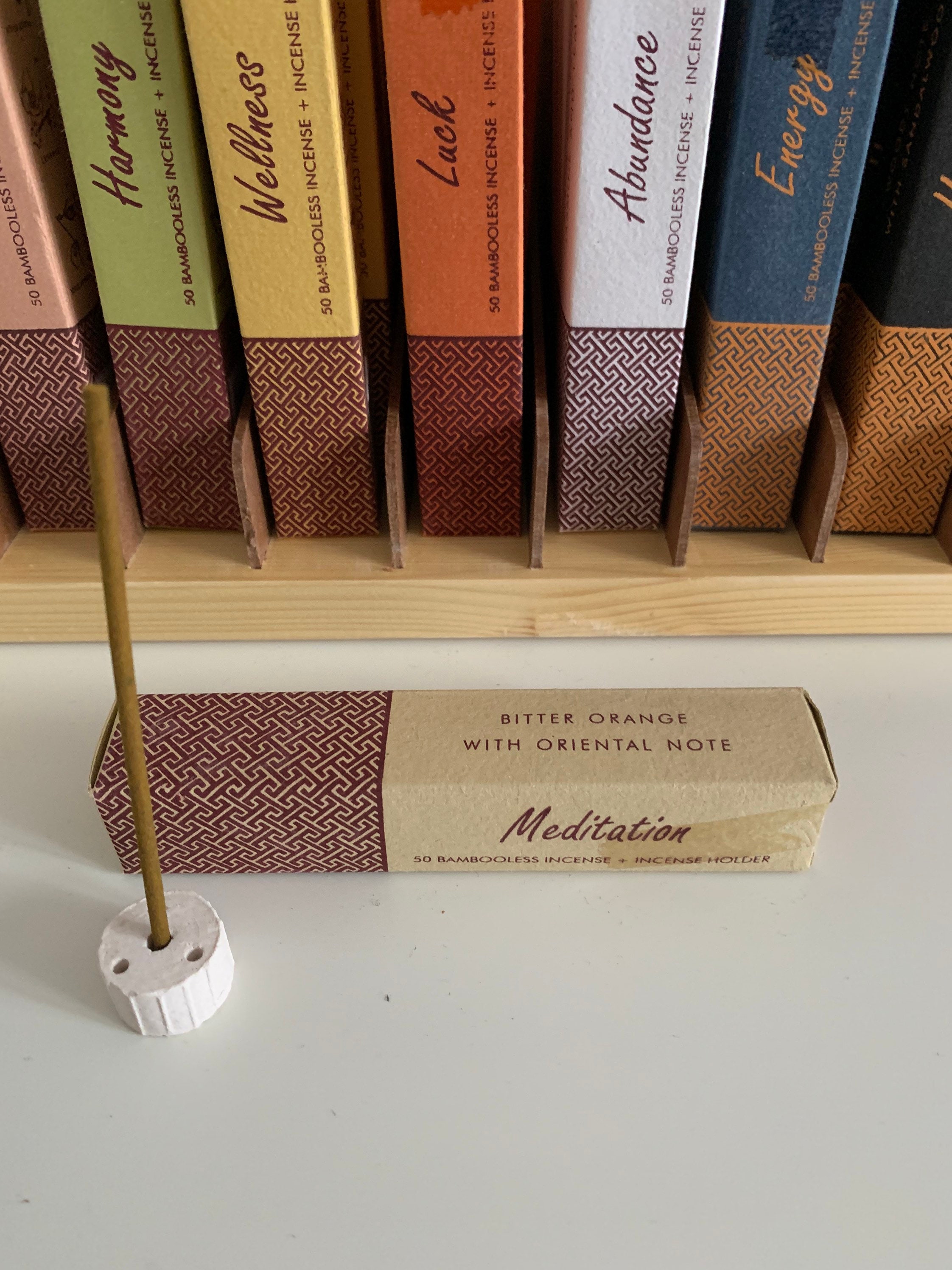 Encens Aux Herbes Sans Bambou avec Support Méditation