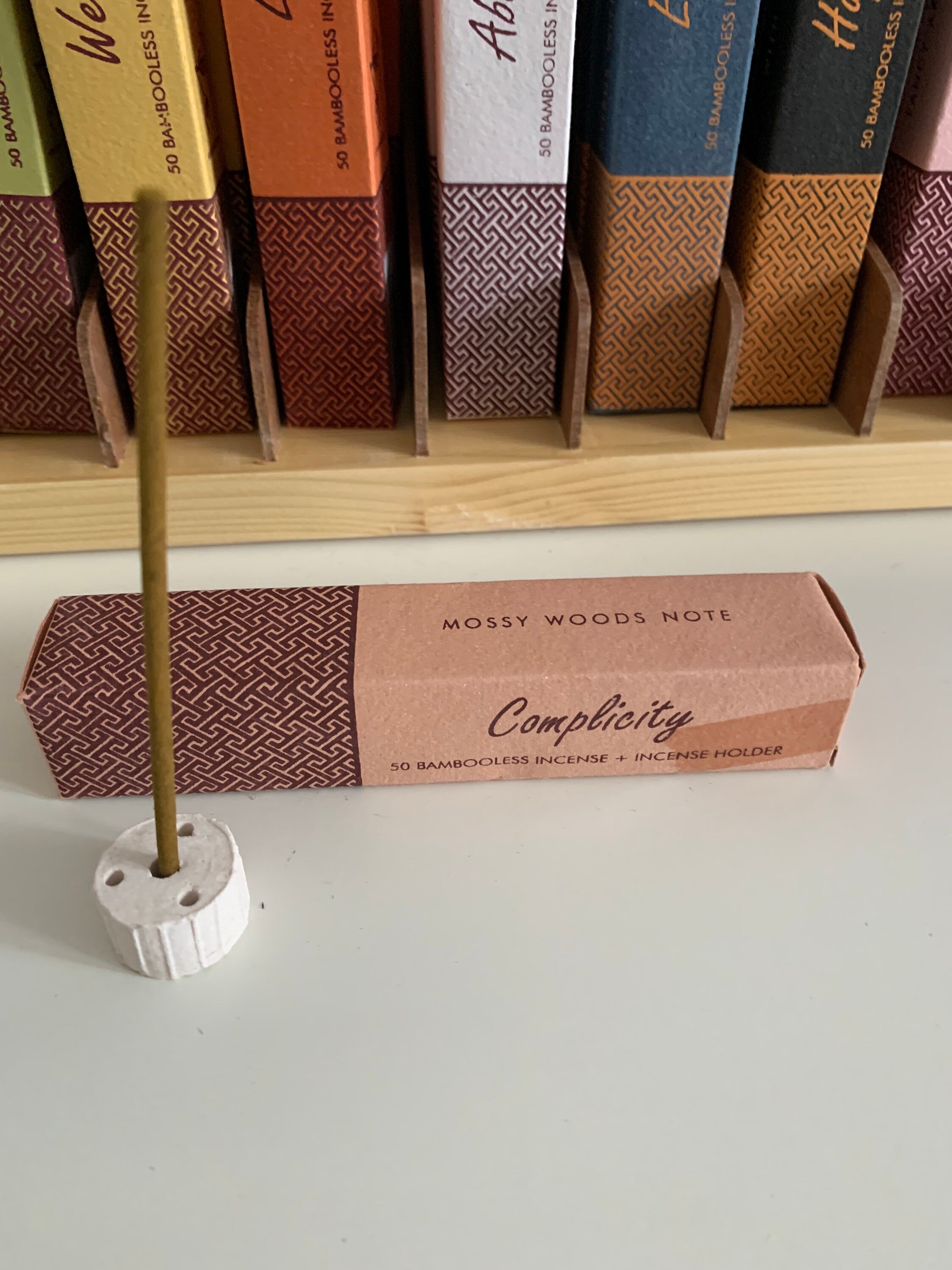 Encens Aux Herbes Sans Bambou avec Support Complicity Complicité