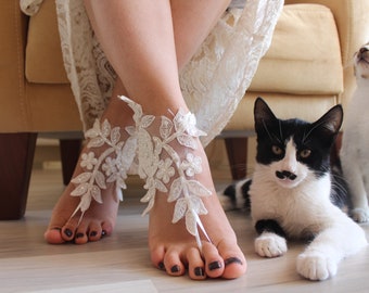 Ivory Lace Barefoot Sandals: Beach Wedding Bridal Foot Jewelry