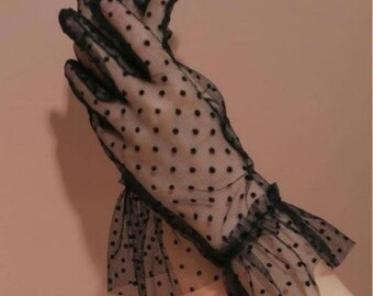 Guantes sin dedos de encaje negro: accesorio para traje de novia