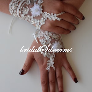İvory Lace Gloves, Lace Gloves, Fingerless Bridal Gloves İvory Lace Glove Bridal Wedding Day Wedding GS00300