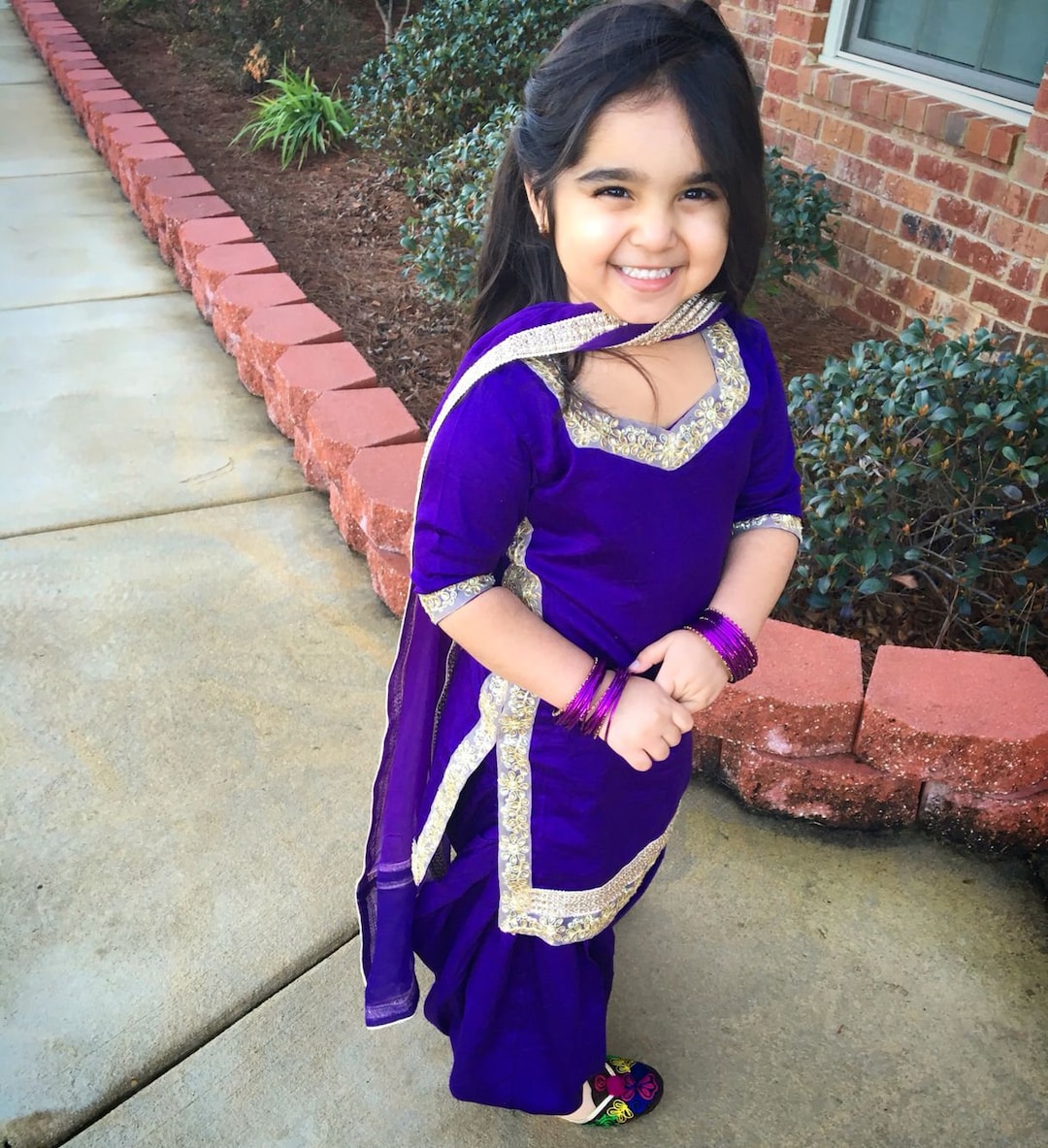 Indian Girl Wearing Punjabi Suit Stock Photo 2324098319 | Shutterstock