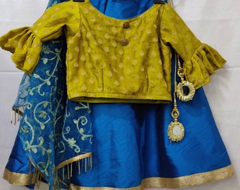 6 day dandiya ♥️ Old saree make lehenga choli #fashiondesigner #stitch  #model