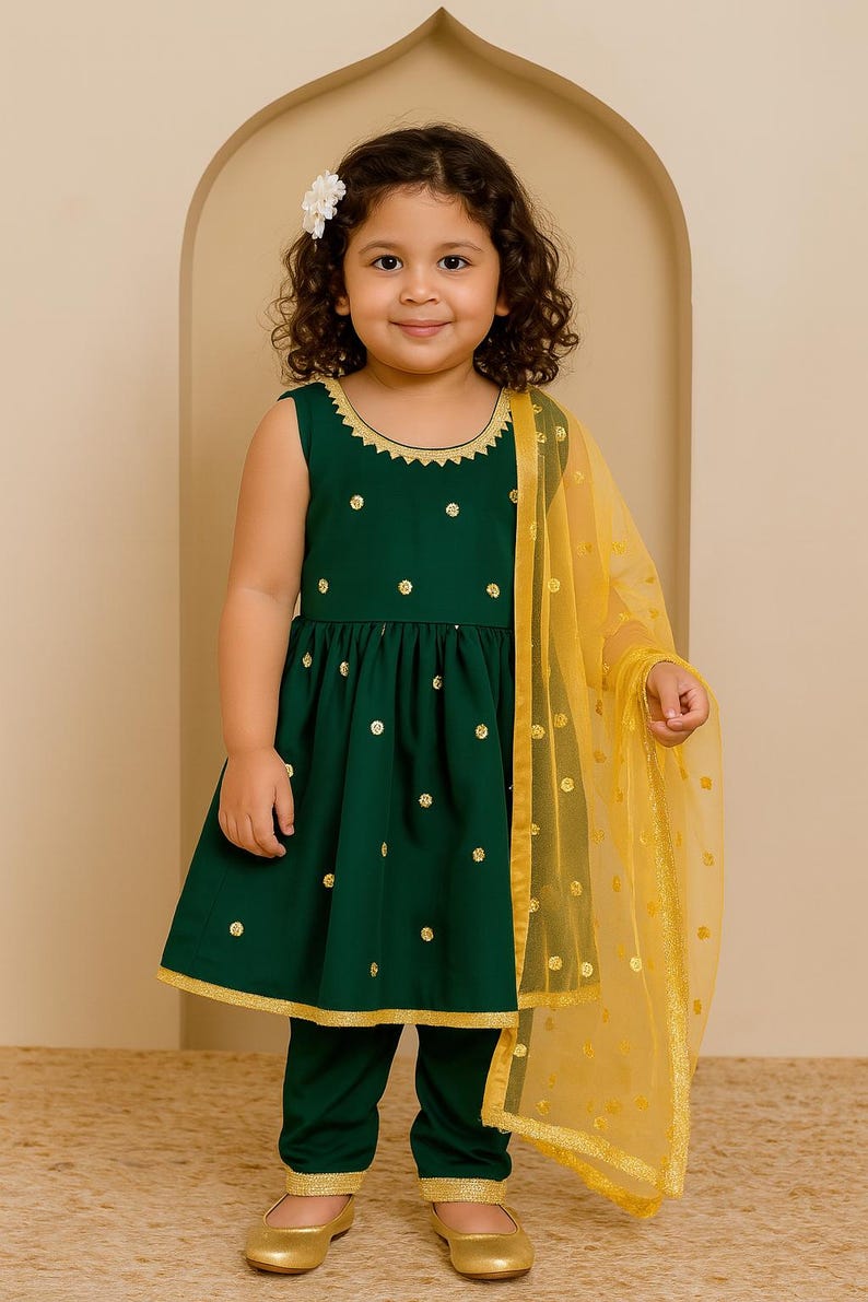 Traje salwar para niños pequeños color verde bosque dupatta Anarkali Verde