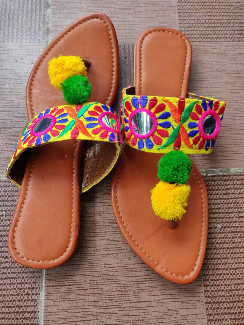 sleeper chappal ke design