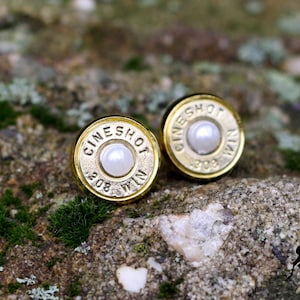 Stud earrings with pearl cartridge sleeve CINESHOT .308 WIN, hunting jewelry, cartridge jewelry, huntingjewelry, huntingjewellery