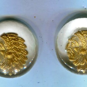2 Boheemse handgeschilderde foto cabochon Indianenkop goud 18 mm