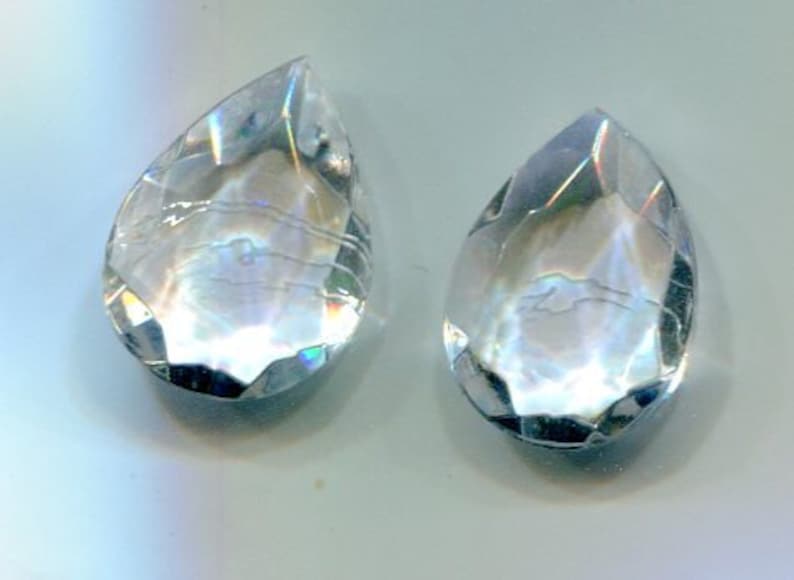 2 Bohemian Chaton Drops Faceted crystal 18 x 13 mm