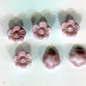 10 böhmische Chaton Blüten lila + weiß 8 mm