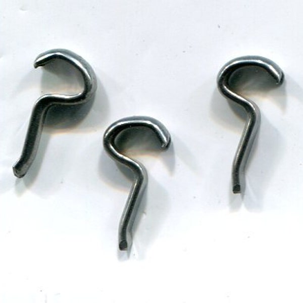 37 metal hooks 15 x 7 mm