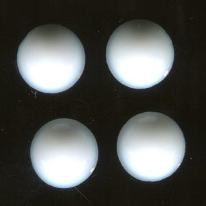 4 Tsjechische handgemaakte ronde cabochons 16 mm wit