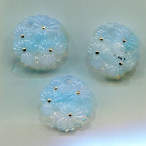 3 Boheemse bloem cabochons 18 mm lichtblauw + wit