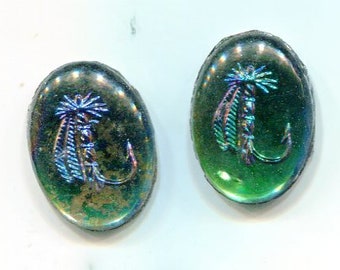 2 Boheemse foto cabochon vishaken 18 x 13 mm groene iridis