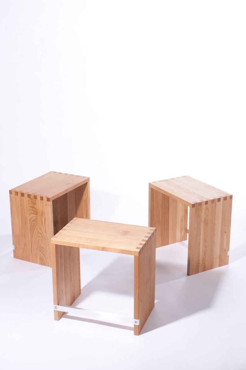 Tabouret 25 en bois massif de cerisier, table dappoint image 1