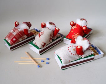 Matchbox with sleeping Santa Claus, long matches