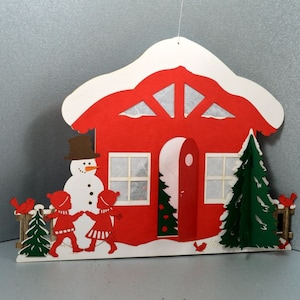 Mobile di carta, decorazioni per finestre, mobili di carta, casa nella neve, pupazzo di neve, paesaggio invernale, design danese, decorazioni natalizie danesi,