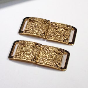 2 Vintage Trachtenschließen 15mm Dirndl Zierschnallen Gürtelschließen 2.-teilig Metall goldfarben mit Muster, SchnallenARTen, ART. 974