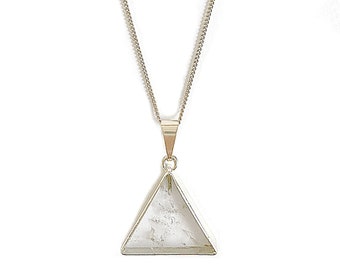 Collier triangle cristal de roche plaqué or, 2 cm