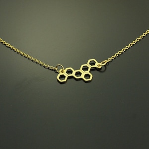 Chain honeycomb hexagon golden pendant bee