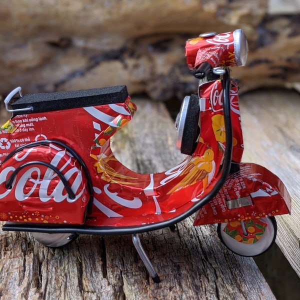 Recycled Tin Can Model: Coke / Coca-cola Vespa