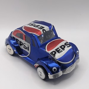 Modello di latta riciclata: Pepsi VW Beetle