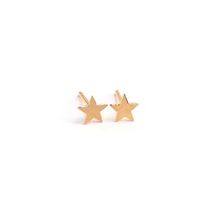 gold plated star earrings, small gold star stud earrings image 1