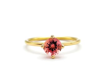 Bague en or rose avec tourmaline rouge-rose, taille de bague 50