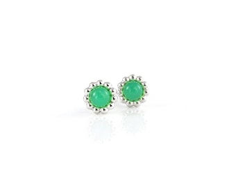 boucles d'oreilles à clous verts, boucles d'oreilles en perles d'argent, boucles d'oreilles à clous chrysoprase