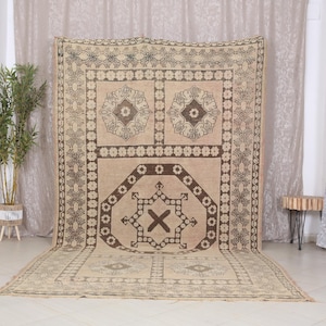 Vintage Moroccan Rug 6x8 | Handwoven Wool Area Rug | Neutral Beige & Brown Geometric Pattern | Bohemian Farmhouse Decor